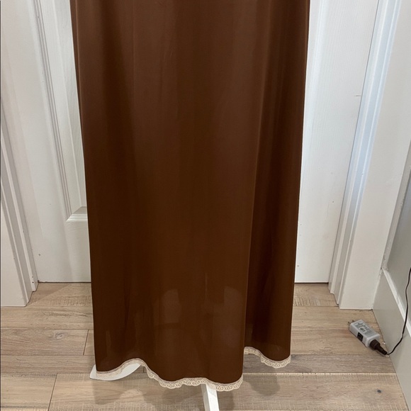 🌹Vintage Vanity Fair Chocolate Maxi with Ivory Lace🌹 - Picture 3 of 8